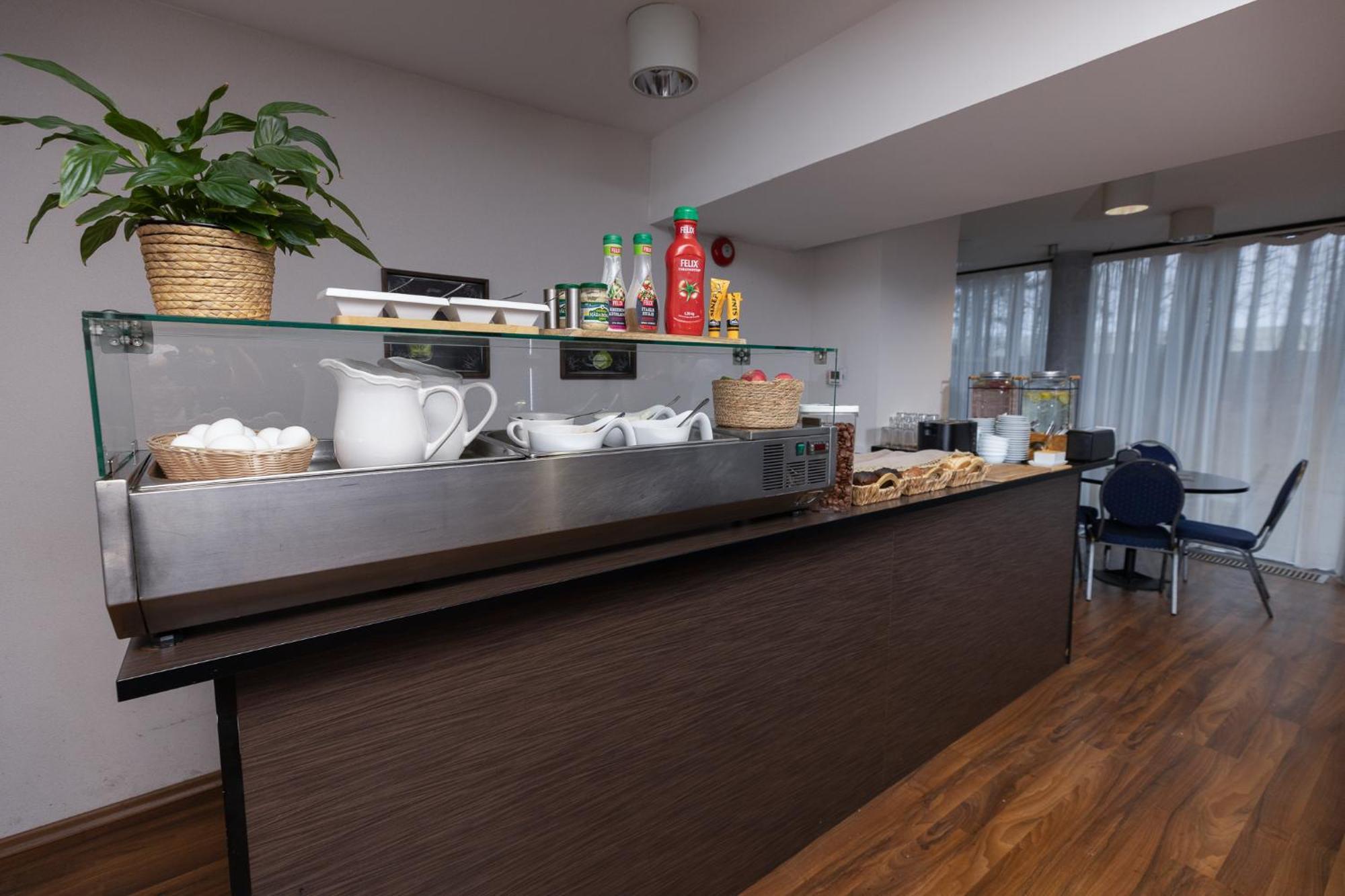 Peoleo Hotell Laagri Zewnętrze zdjęcie