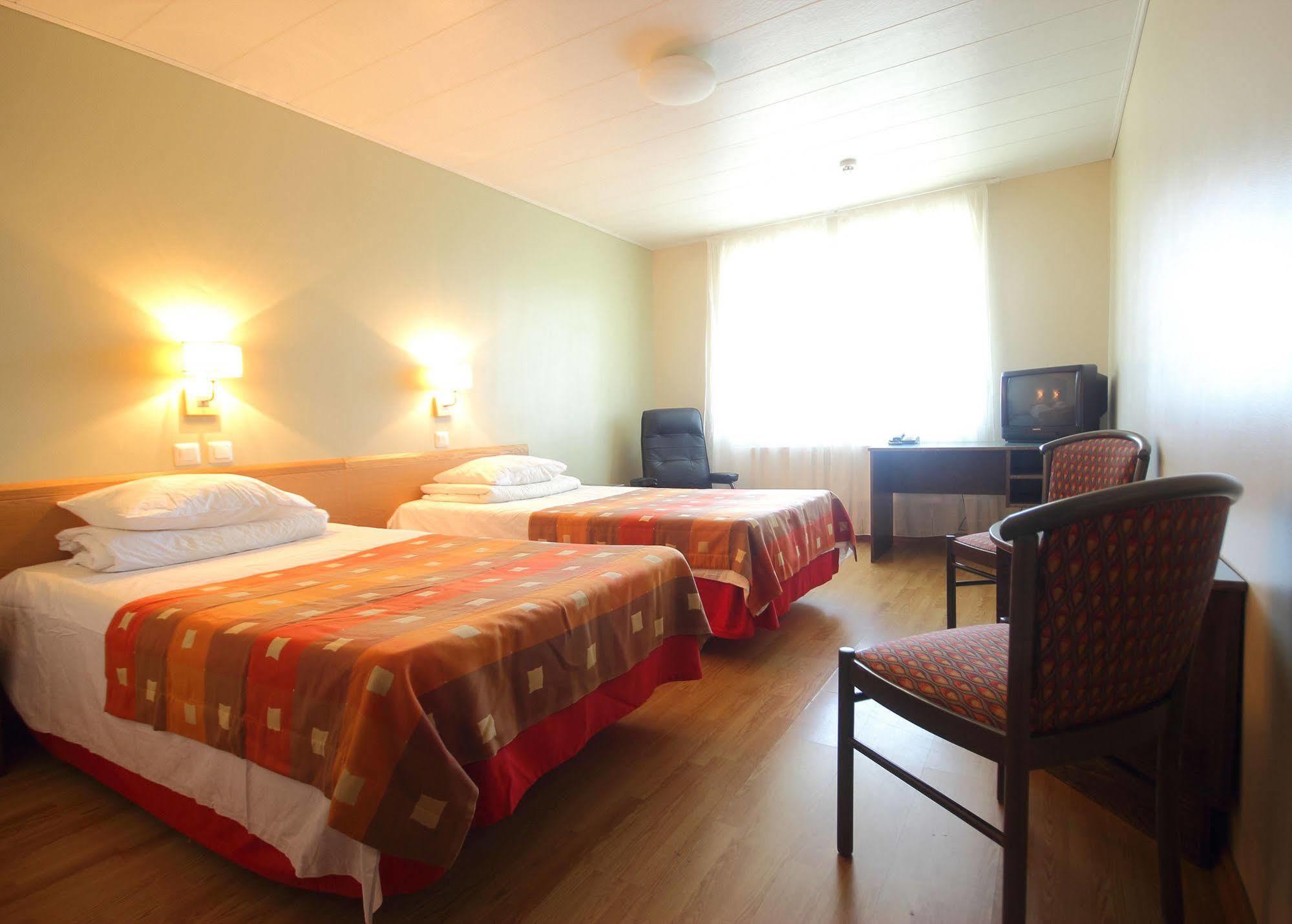Peoleo Hotell Laagri Zewnętrze zdjęcie